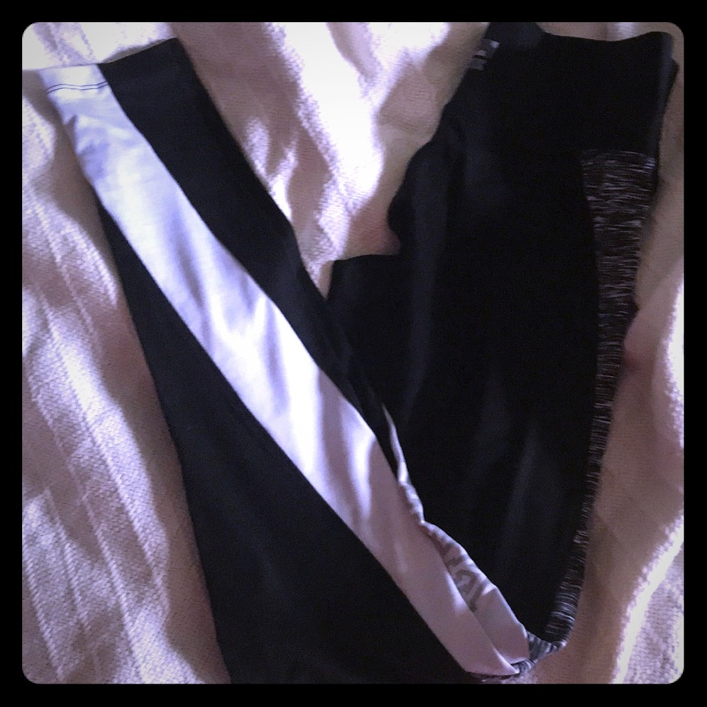 NWOT Pink ultimate leggings